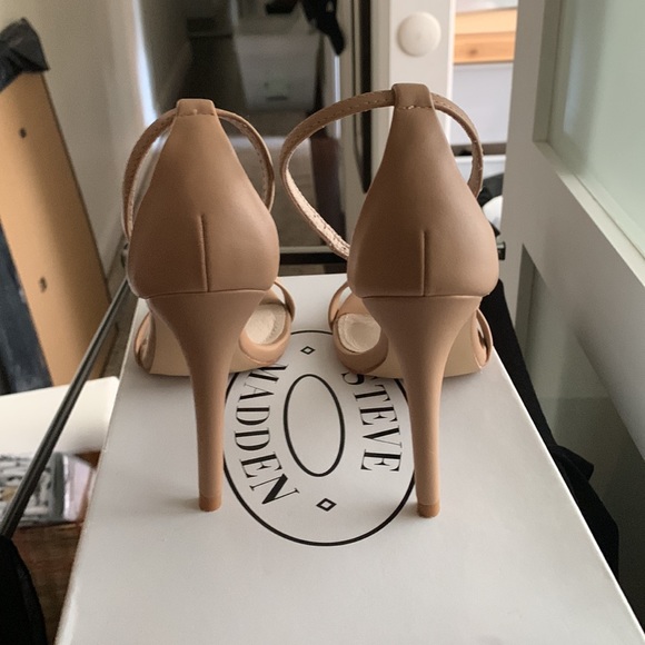 Steve Madden ankle strap sandal - Picture 2 of 4